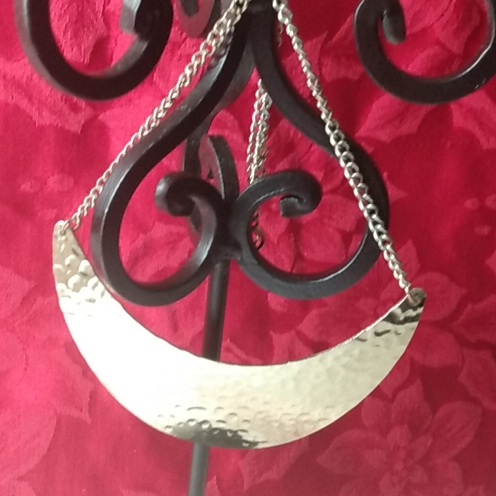 Ladies Gold Tone Necklace, Hammered Gold, Crescent Shape